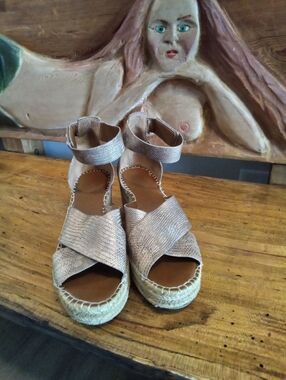 Franco Sarta Metallic Rose Gold/Champagne Espadrille 3" Wedge Platform Sandals